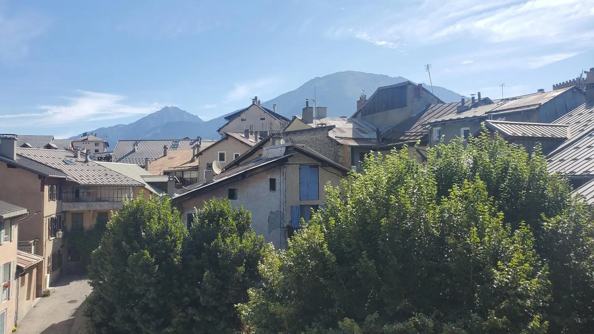 Apartment Appartement Centre Ville Embrun France